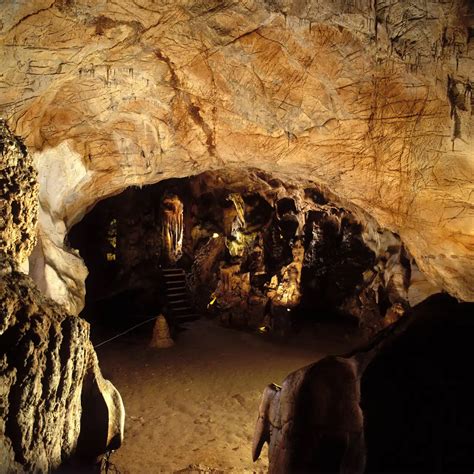 Representación de un Like Like de hielo en la Cueva del monte Igarra.