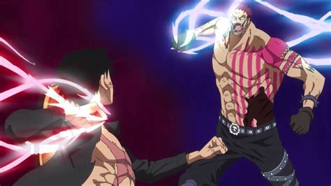Luffy y Katakuri peleando en el Mundo del Espejo