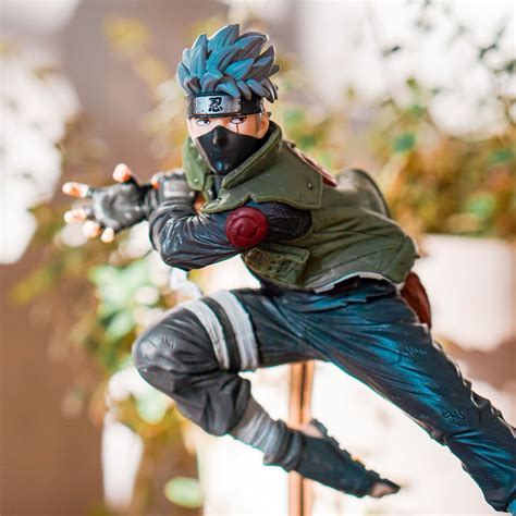 Detalle de las manos intercambiables de la figura de Kakashi