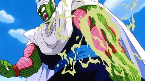 Piccolo regenerando su brazo