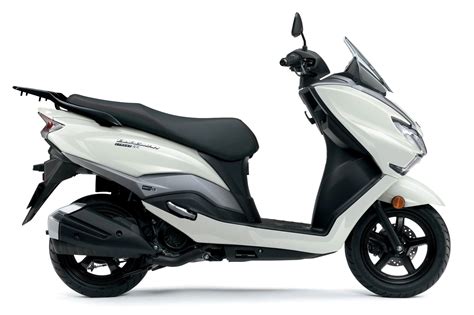 Suzuki Burgman Street 125EX frontal
