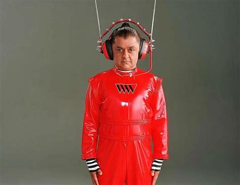 Representación de la Fábrica de SMILE y los enanos Tontatta trabajando