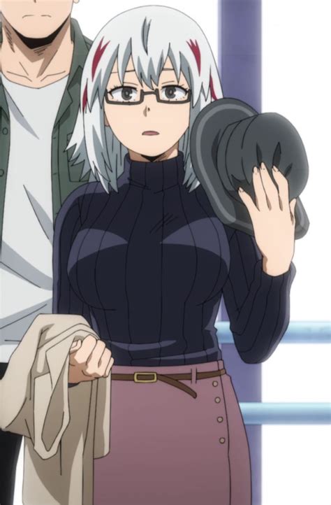Fuyumi Todoroki con quemaduras leves