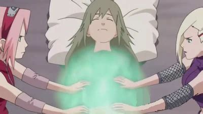 Sakura e Ino usando un Ninjutsu Médico, la Palma Mística