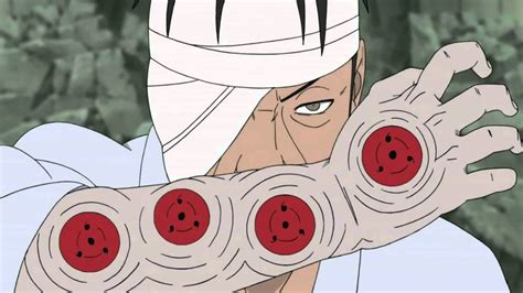 Danzo Shimura planeando en su oficina