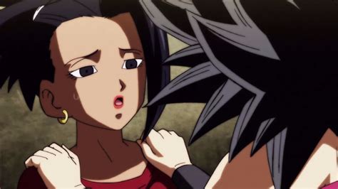 Caulifla y Kale luchando juntas contra las Tropas del Orgullo