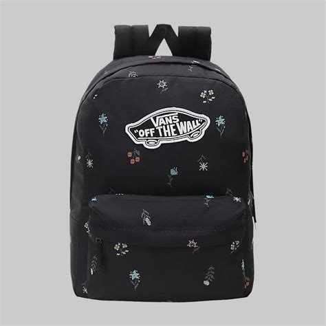 Detalle del logo Vans en la mochila