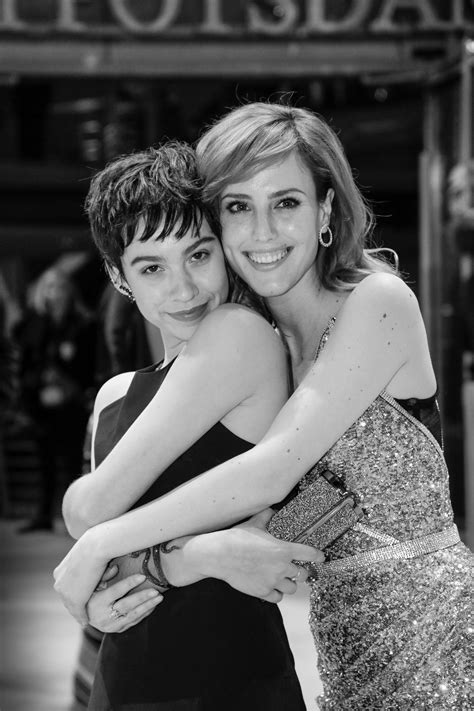 Isabel Talavera y Nieves Molina celebrando su medalla de oro
