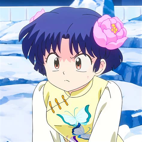 Akane Tendo triste en un vestuario