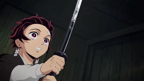 Tanjiro Kamado recibiendo su espada Nichirin