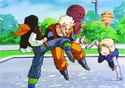 Trunks del Futuro luchando contra los Androides