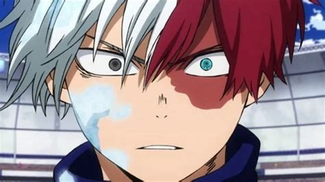 Arte conceptual de Shoto Todoroki con cabello blanco y rojo