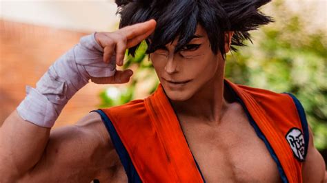 Detalles de un cosplay de Goku