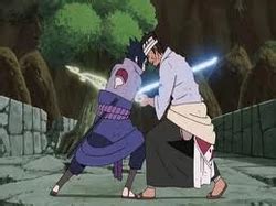 Sasuke Uchiha confrontando a Danzō Shimura