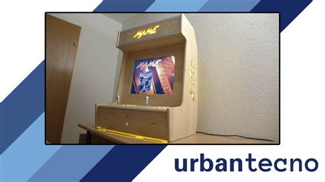 Máquina recreativa clásica en funcionamiento