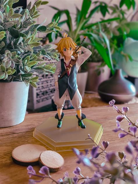 Detalle de la articulación de la figura de Meliodas