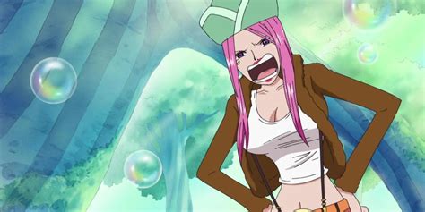 Jewelry Bonney usando sus poderes para cambiar la edad de unos marines