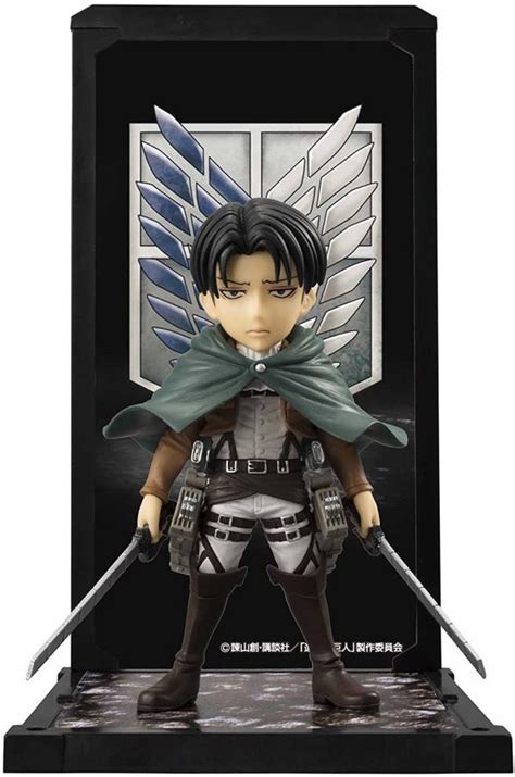 Variedad de figuras de Levi Ackerman