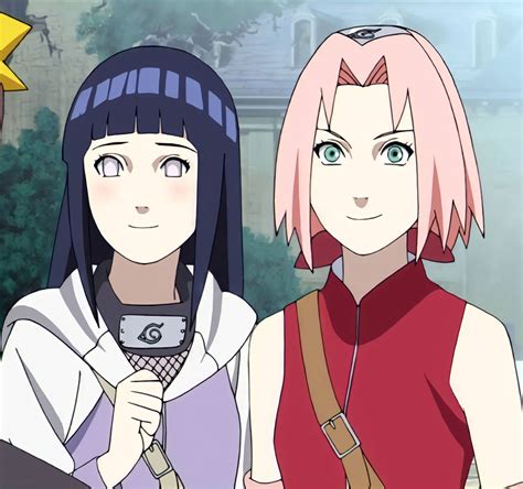 Sakura consuela a Hinata