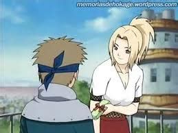 Tsunade en su juventud con su hermano Nawaki