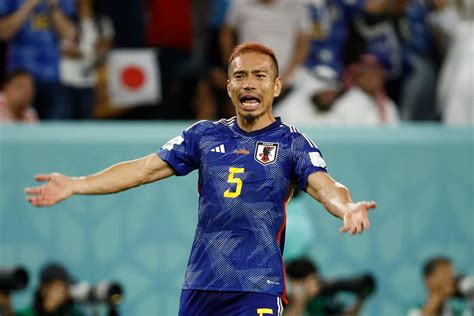 Jugador de fútbol japonés Yuto Nagatomo