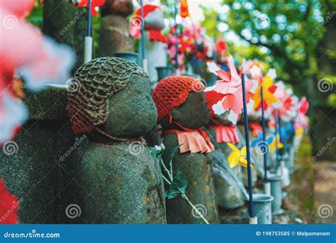 Estatuas de Jizo en un templo japonés