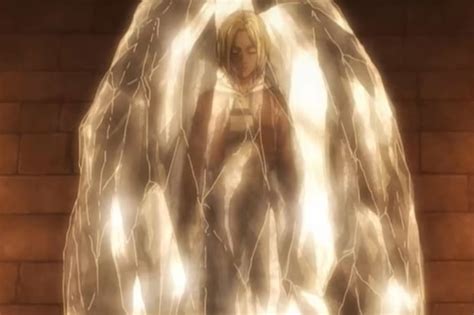 Annie Leonhart saliendo de su capullo de cristal