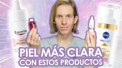 Mujeres comprando productos para aclarar la piel