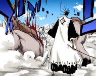 Kenpachi Zaraki enfrentándose a Tesra Lindocruz