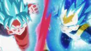 Comparativa de formas: Supersaiyano Dios vs. Supersaiyano Azul