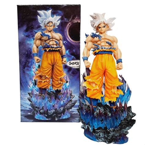 Goku Ultra Instinto figura