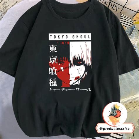 Niño vistiendo una camiseta de béisbol con diseño de Tokyo Ghoul