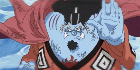 Jinbe combatiendo el incendio en Egghead