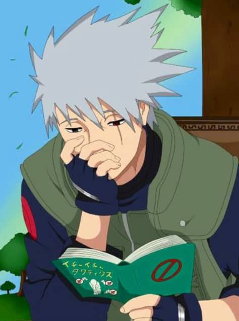 Kakashi leyendo un libro 