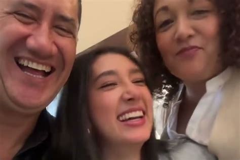 ilustración de un príncipe heredero y su esposa en un estilo de arte manhwa