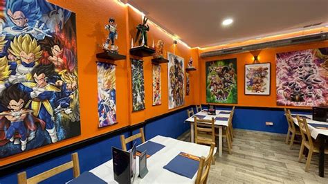 Decoración de restaurante con temática de Dragon Ball
