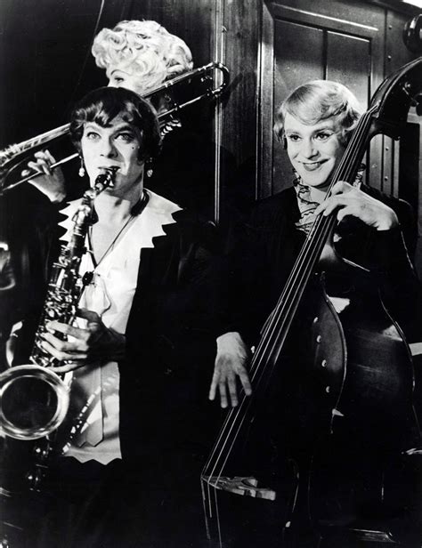Jack Lemmon y Tony Curtis disfrazados de mujeres