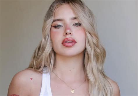 Ilustración de Lucy con su ropa interior desapareciendo