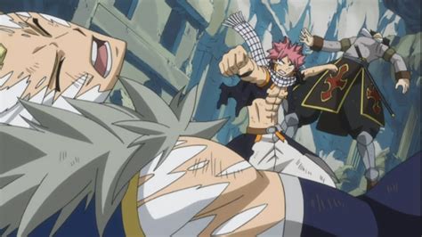 Natsu, Gajeel y Wendy luchando contra dragones